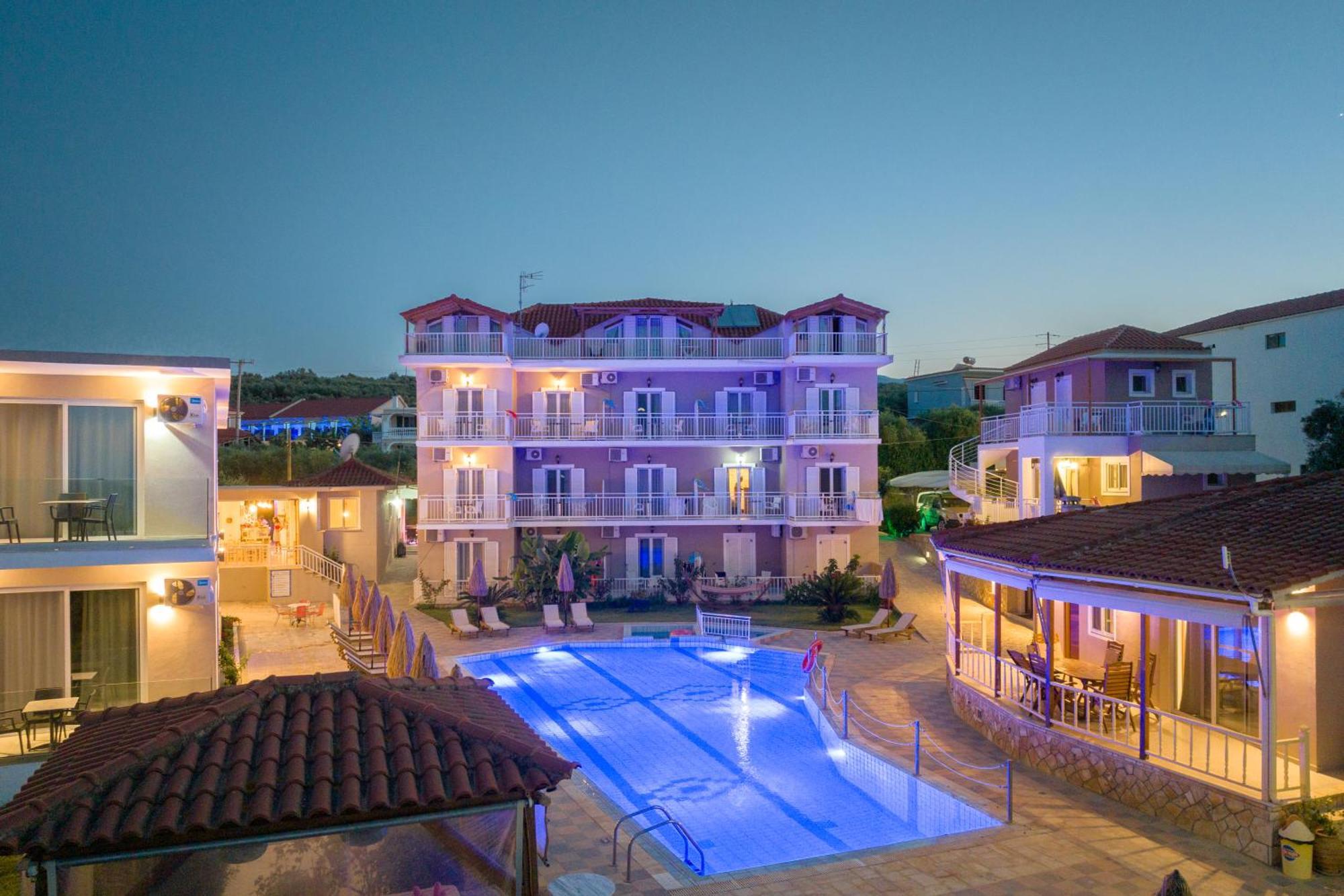 Amoudi Studios Apartments Hotel Exterior foto