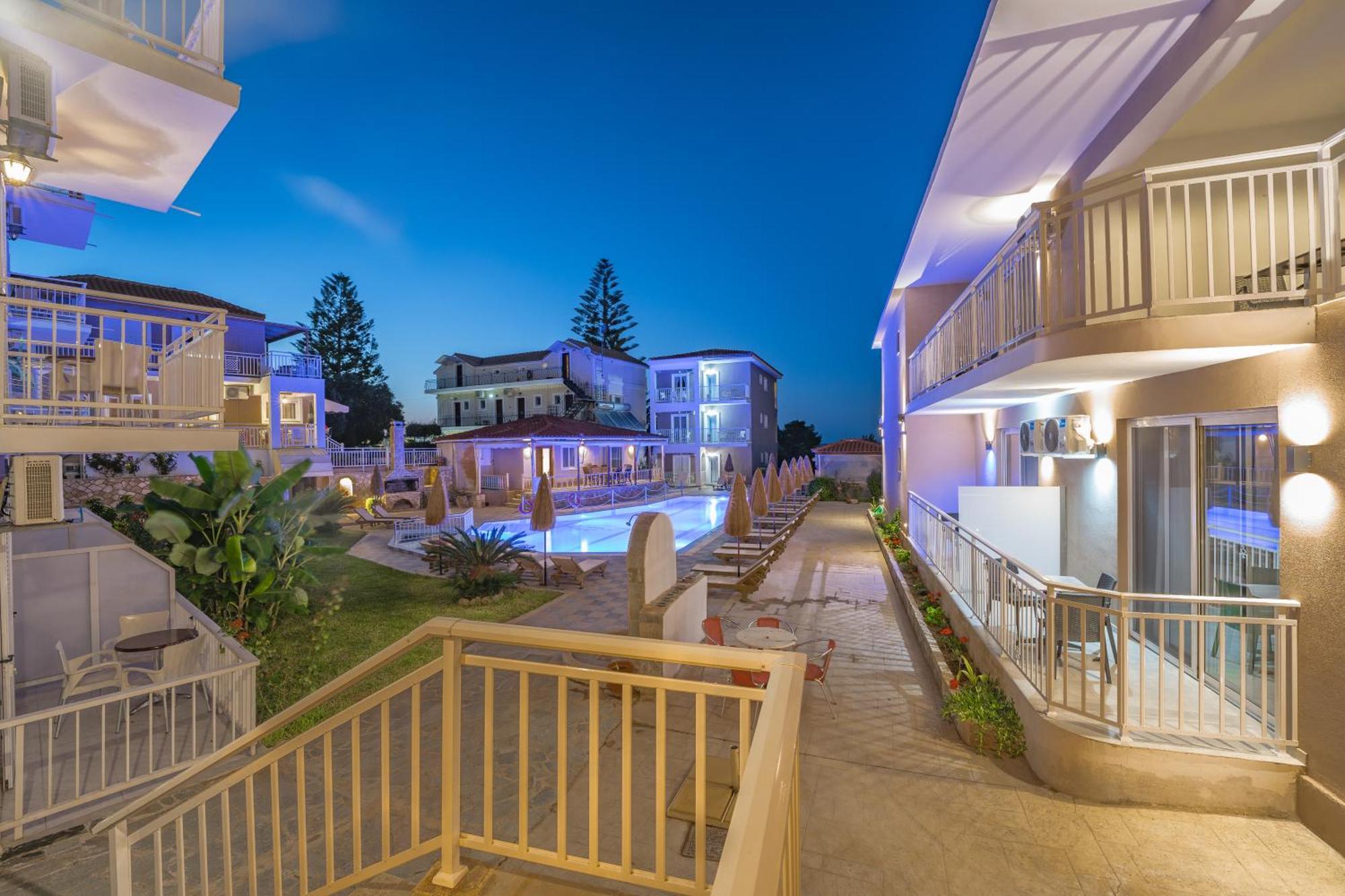 Amoudi Studios Apartments Hotel Exterior foto