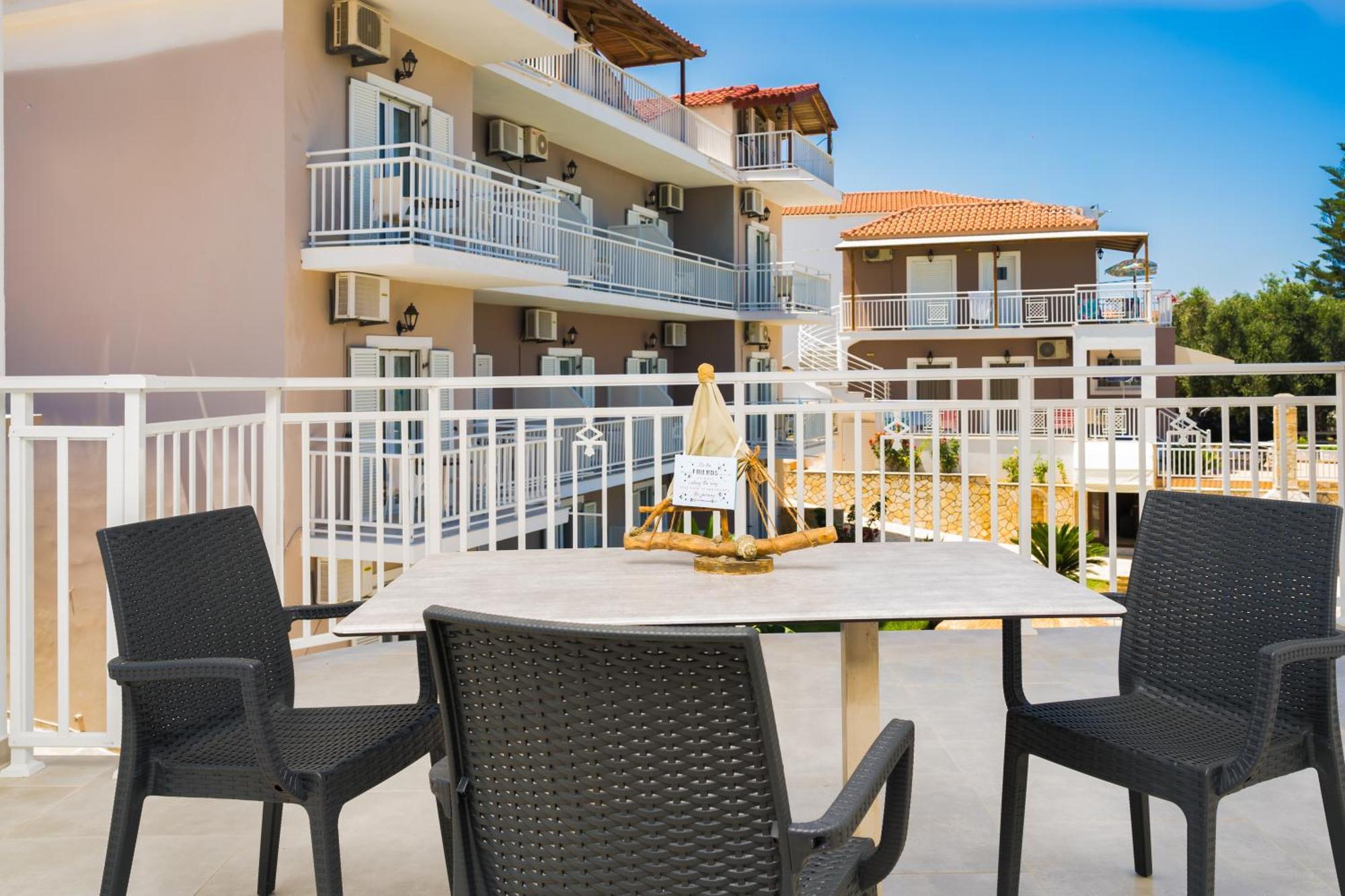 Amoudi Studios Apartments Hotel Exterior foto
