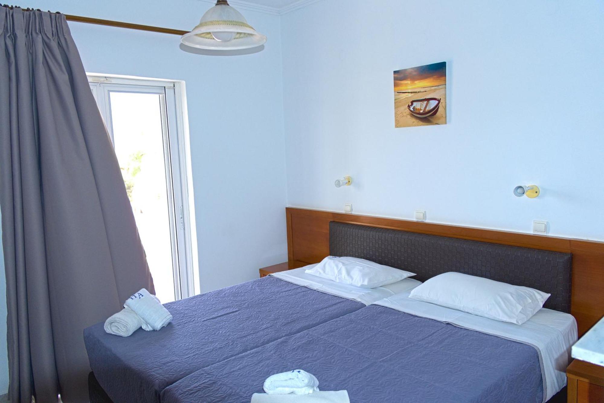 Amoudi Studios Apartments Hotel Zimmer foto