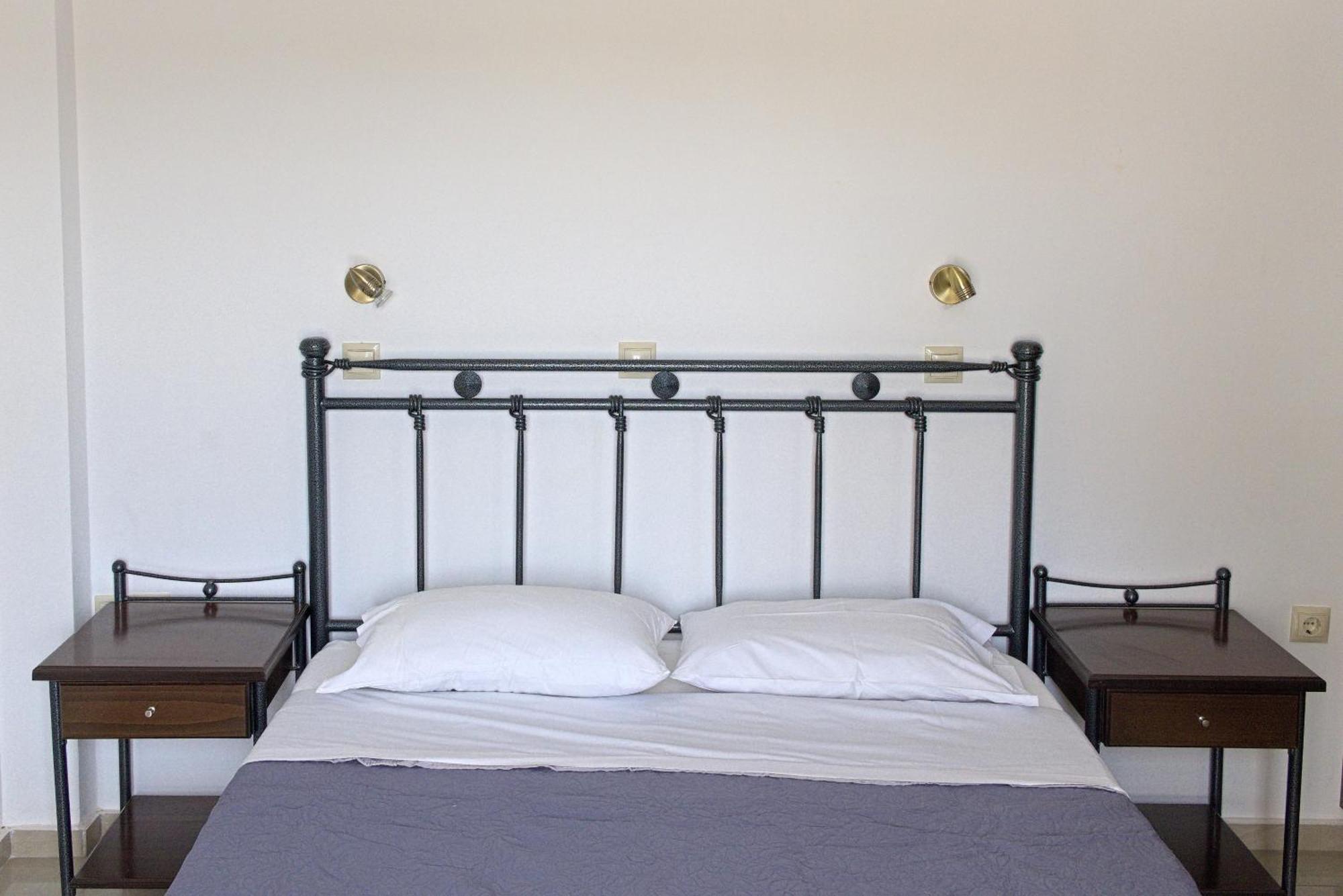 Amoudi Studios Apartments Hotel Zimmer foto