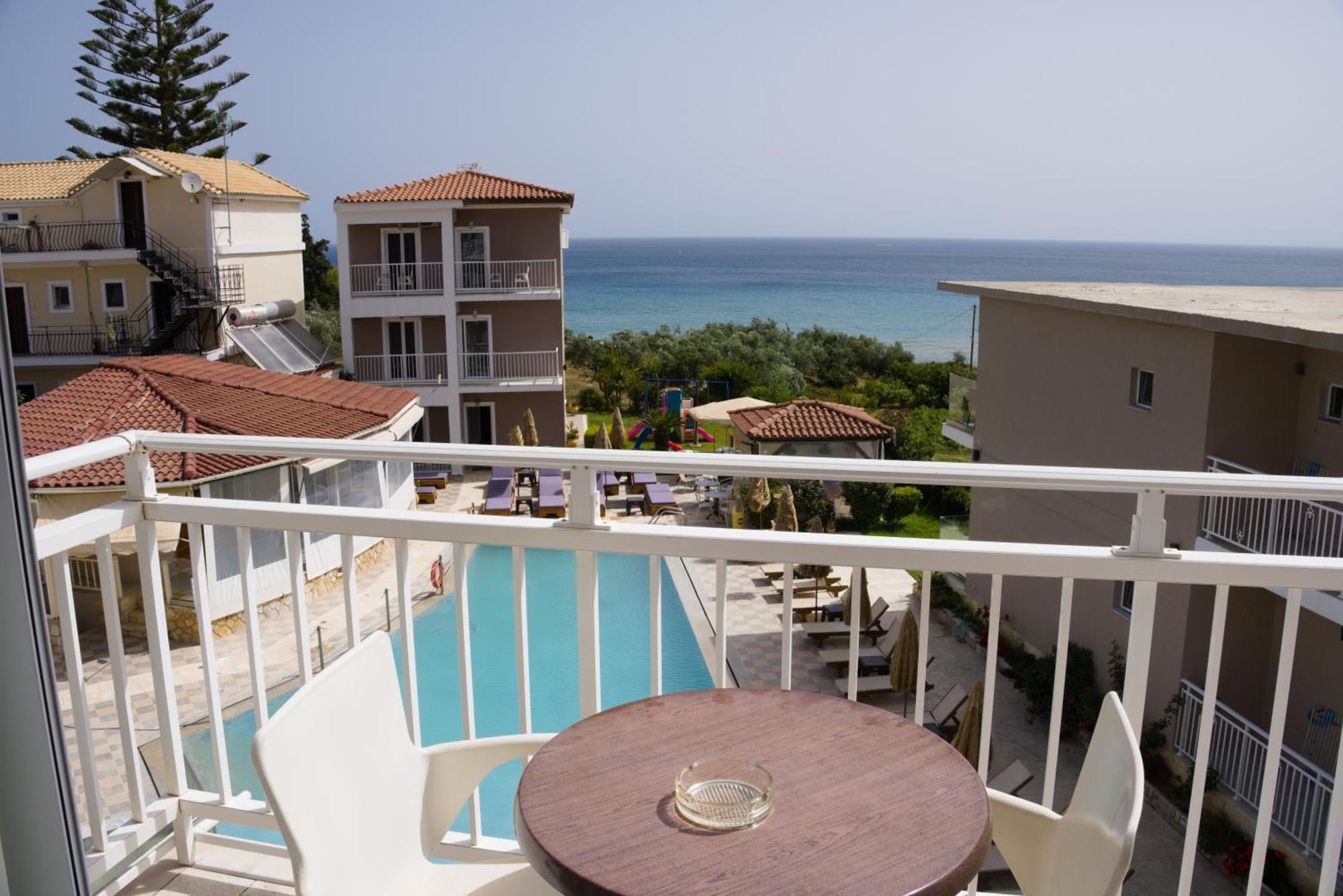 Amoudi Studios Apartments Hotel Zimmer foto