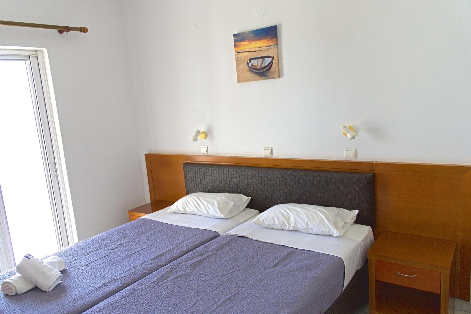 Amoudi Studios Apartments Hotel Zimmer foto